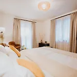 Waldgut Naturresort Hotel *